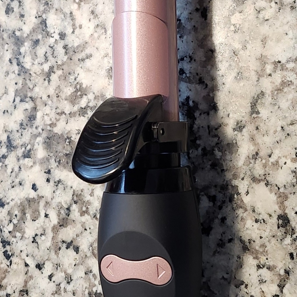 Beachwaver B1 Hair Styling Tool - Picture 4 of 10
